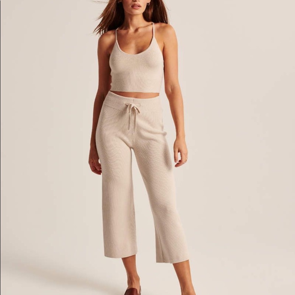 Abercrombie cropped wide leg sweater pants